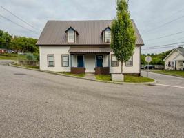 featured image of 31 Saranac St ## 33