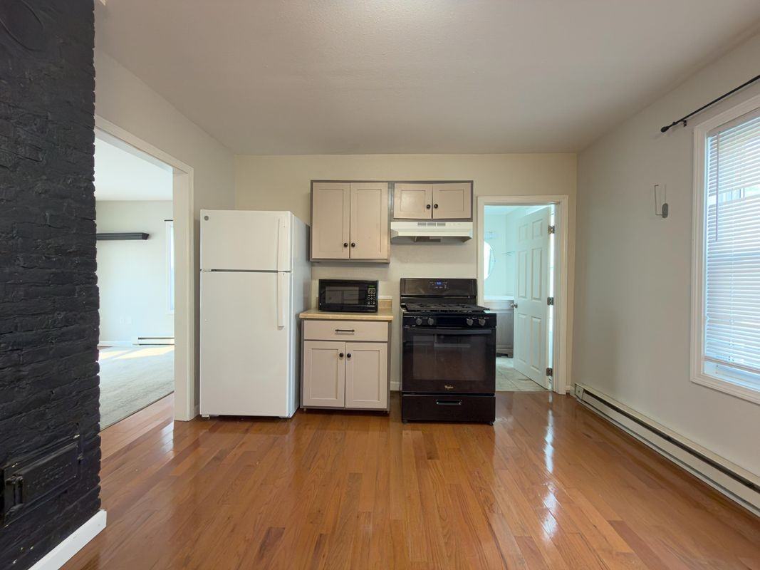 31 Saranac St ## 33 - Photo 2 of 16