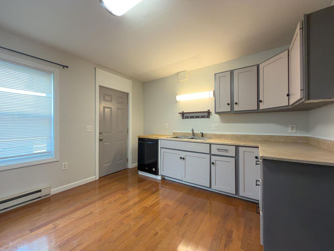 31 Saranac St ## 33 - Photo 4 of 16