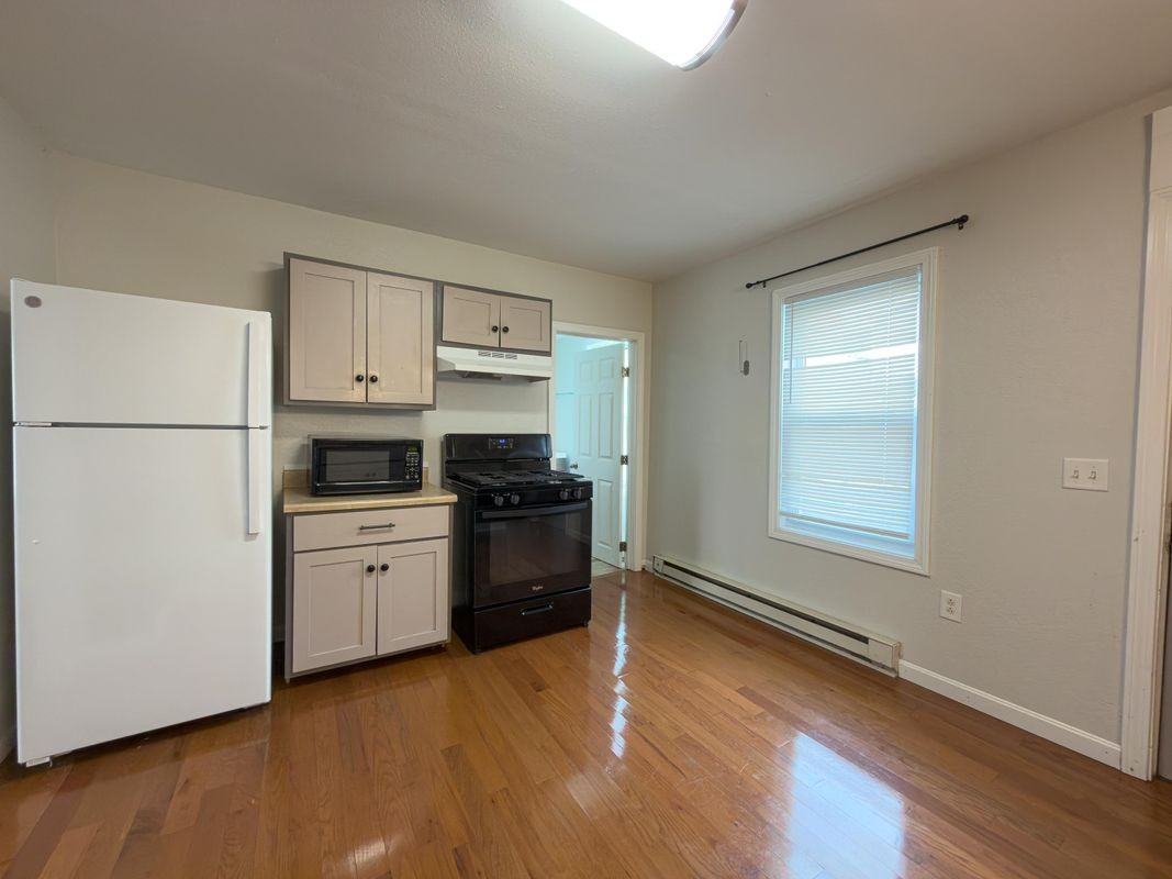31 Saranac St ## 33 - Photo 5 of 16