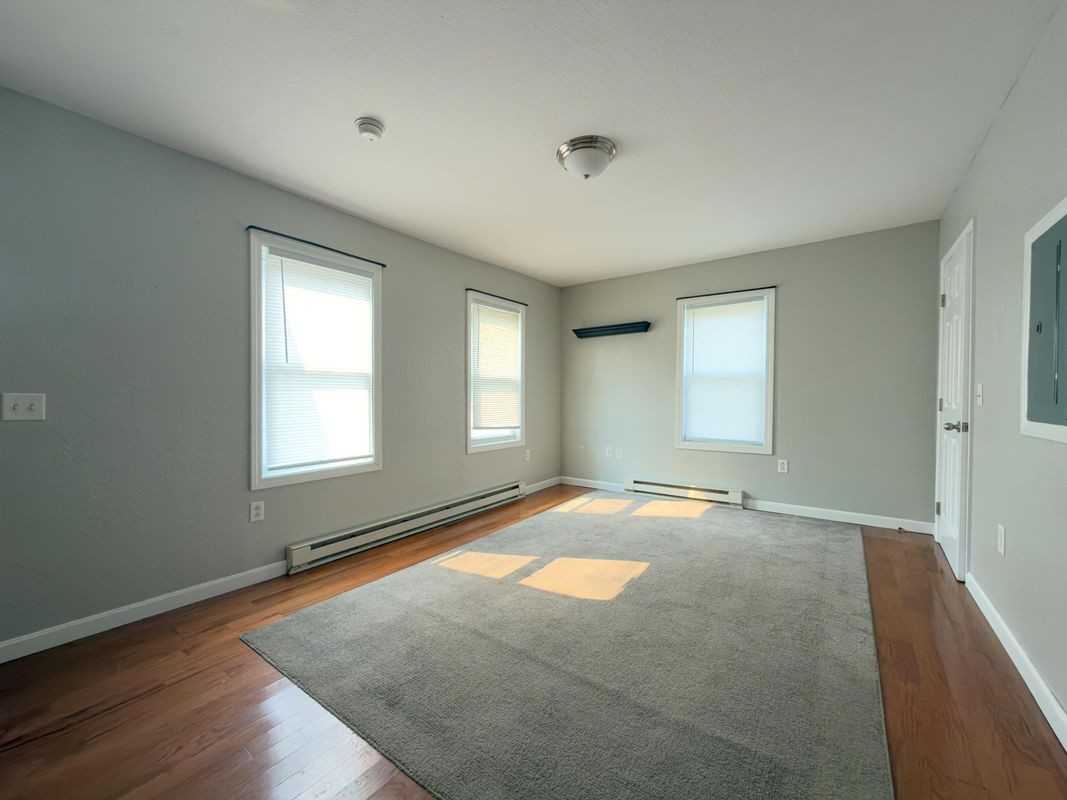 31 Saranac St ## 33 - Photo 7 of 16