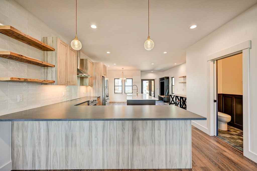 426 Pinon St - Photo 4 of 23