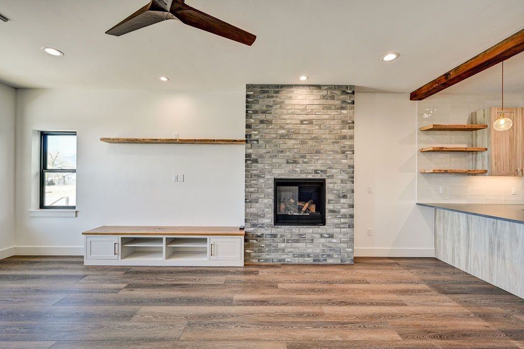 426 Pinon St - Photo 6 of 23