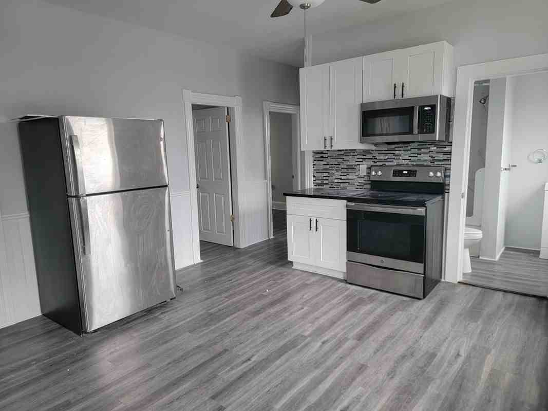 13 Regent Ave - Photo 2 of 20