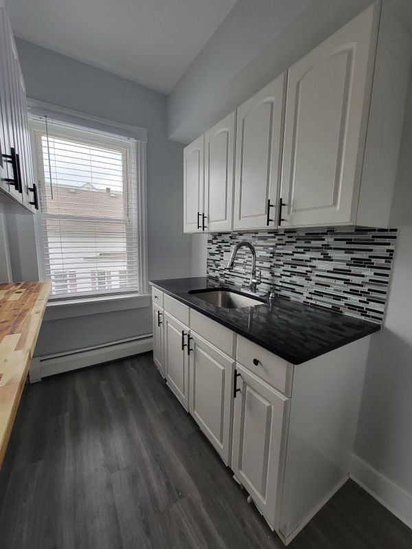13 Regent Ave - Photo 3 of 20