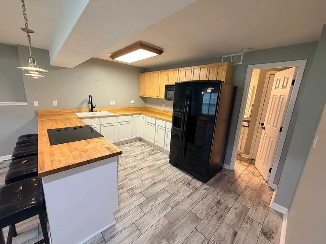 806 S Fox Ridge Dr - Photo 3 of 7