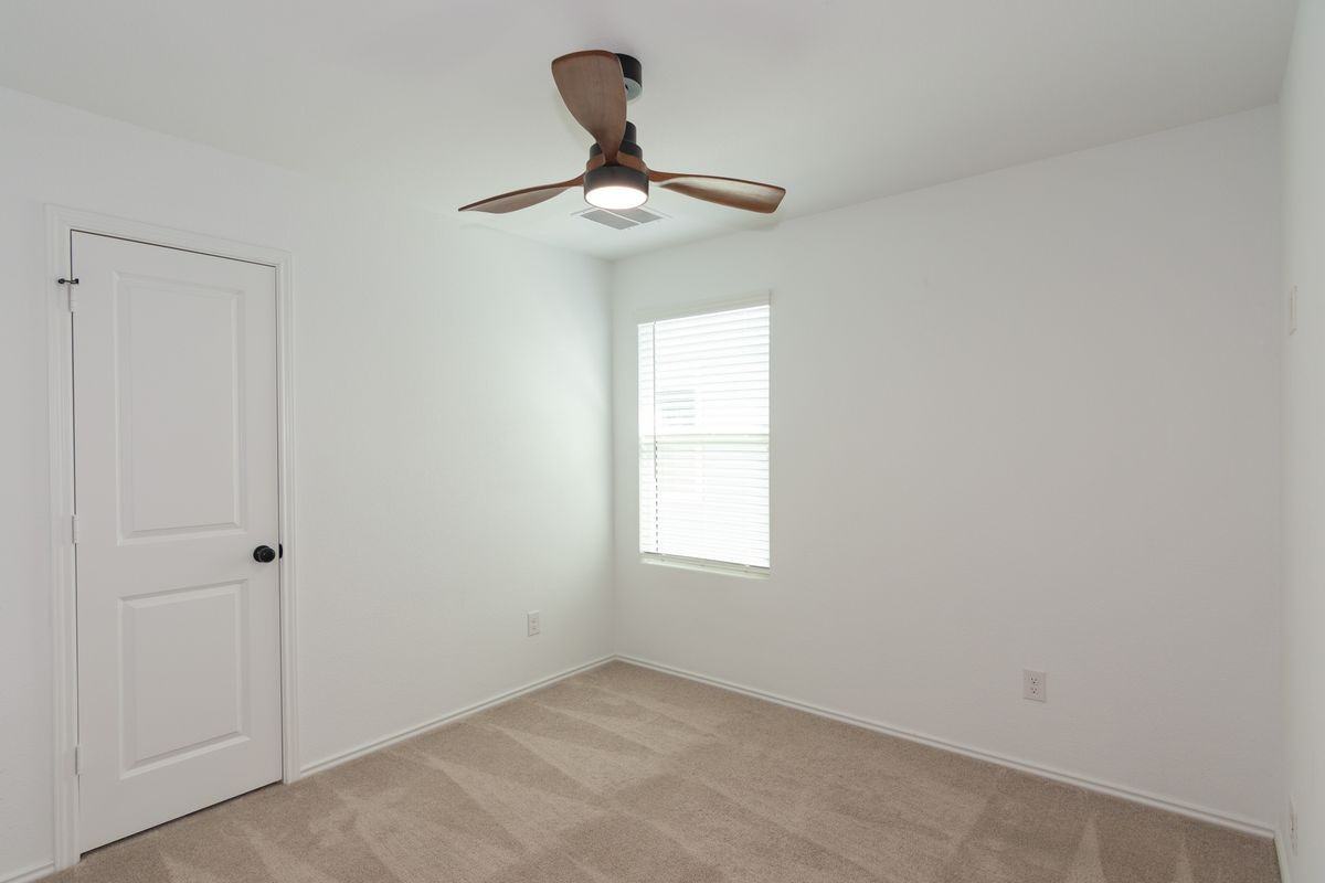 548 Rancho Del Cielo Loop - Photo 2 of 40