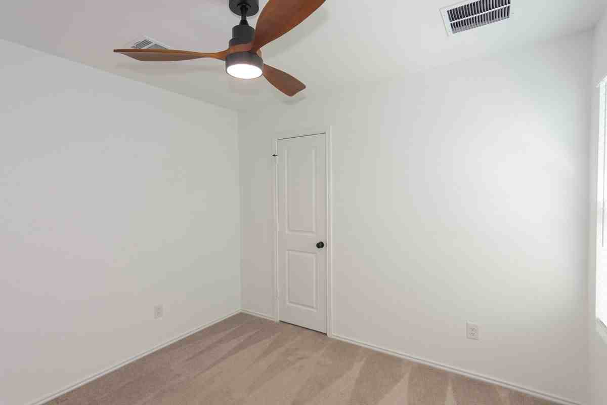 548 Rancho Del Cielo Loop - Photo 3 of 40