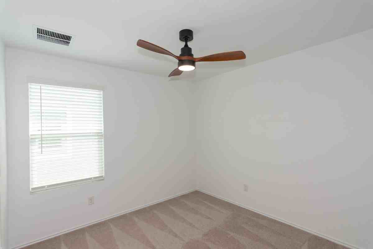 548 Rancho Del Cielo Loop - Photo 4 of 40