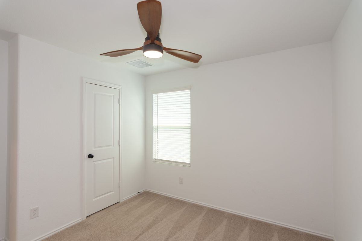 548 Rancho Del Cielo Loop - Photo 5 of 40