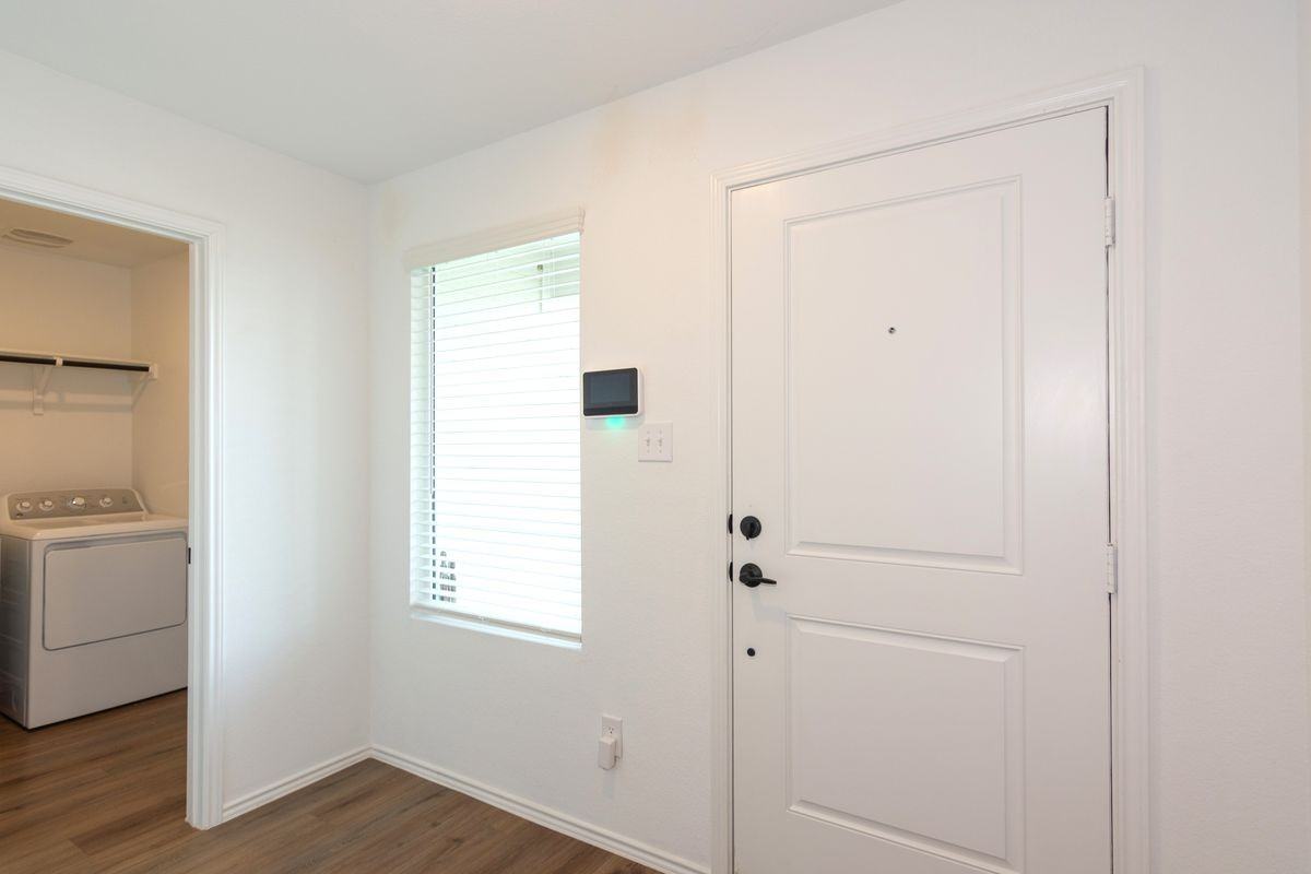 548 Rancho Del Cielo Loop - Photo 6 of 40