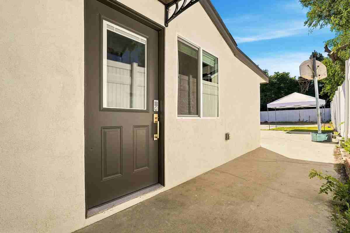 14063 Herron St - Photo 2 of 14