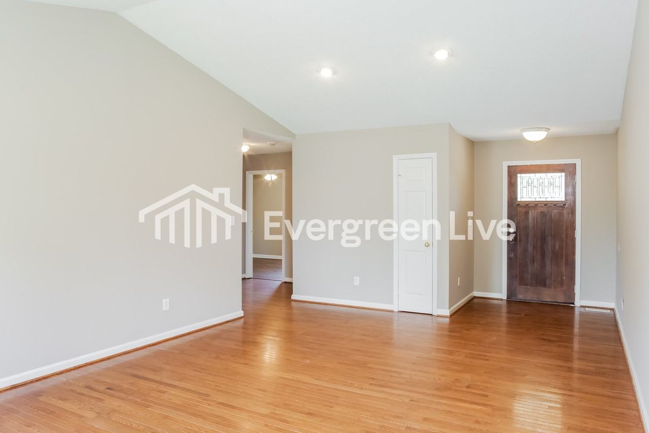 108 Carnegie Loop - Photo 5 of 16
