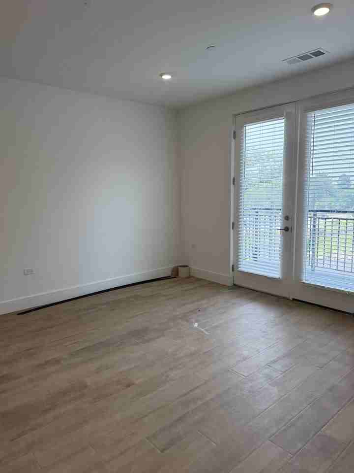975-77 East 75th St. #75-304A - Photo 3 of 9
