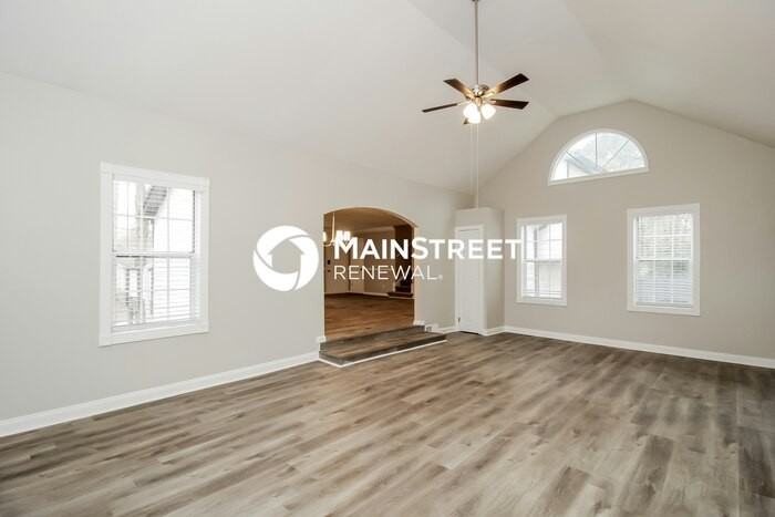 2646 Hencley Cir Sw - Photo 5 of 17