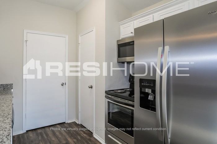 3128 Ronay Dr - Photo 3 of 20