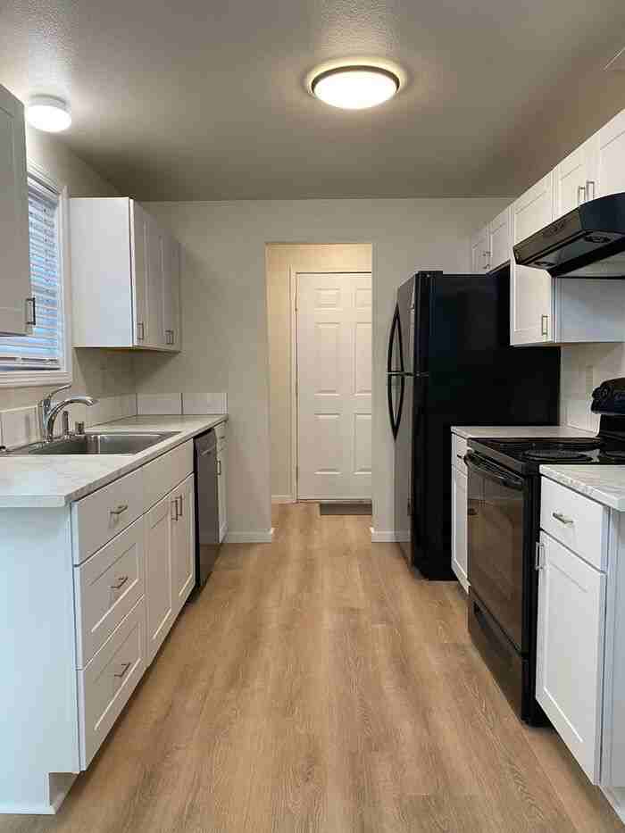 8405 S D St - Photo 3 of 8