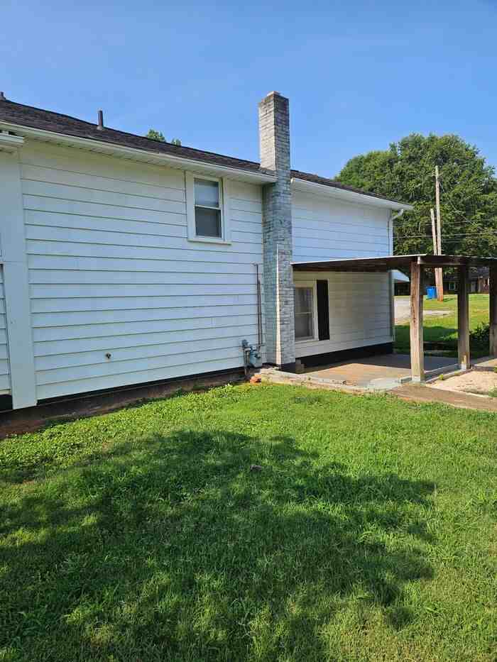 827 Bristol Dr #0 - Photo 3 of 18
