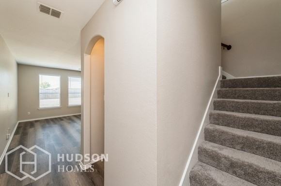 1401 Silver Maple Ln - Photo 4 of 27