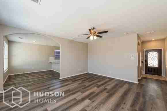 1401 Silver Maple Ln - Photo 5 of 27