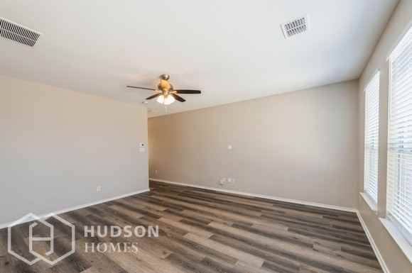 1401 Silver Maple Ln - Photo 6 of 27