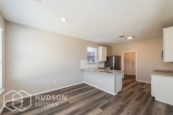 1401 Silver Maple Ln - Photo 7 of 27