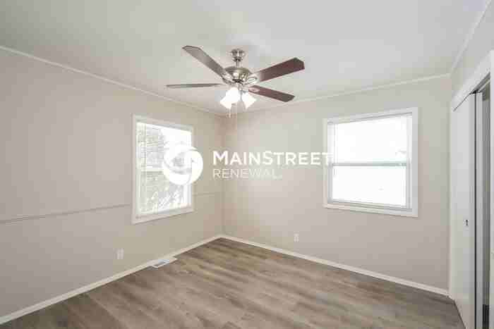 8123 Shottery Ter - Photo 7 of 14