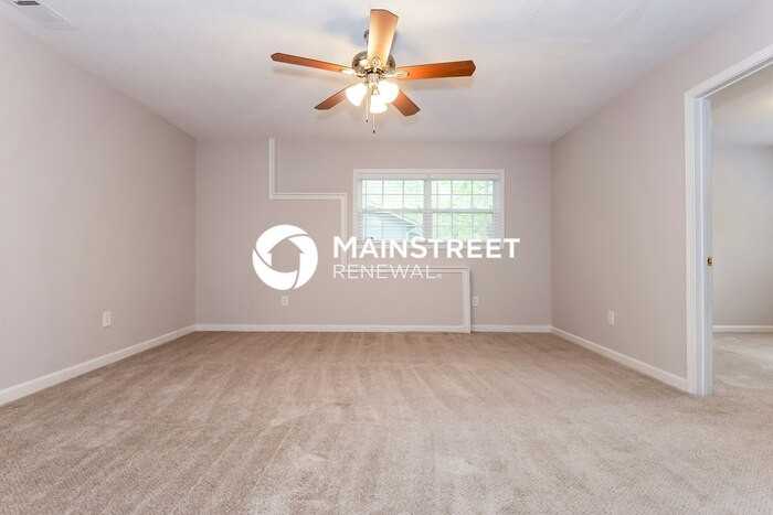 5515 Hall Cir - Photo 5 of 17