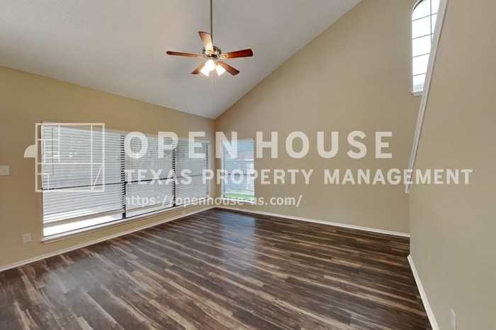 6837 Tudor Dr - Photo 4 of 22