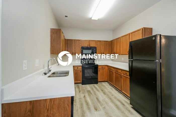 7510 Mary Jo Helms Dr - Photo 5 of 17