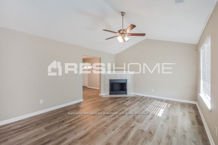 138 Floresta Dr - Photo 7 of 19