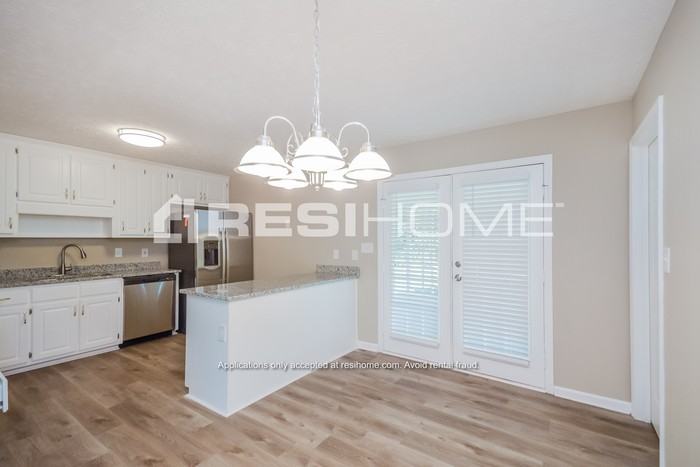 138 Floresta Dr - Photo 4 of 19