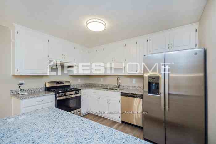 138 Floresta Dr - Photo 2 of 19