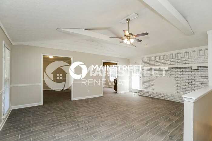 403 Hobo Ln - Photo 4 of 17