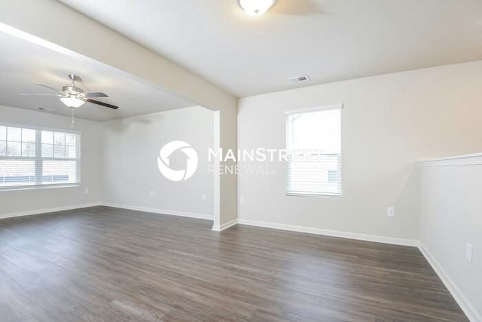 260 Smith Glen Dr - Photo 5 of 17