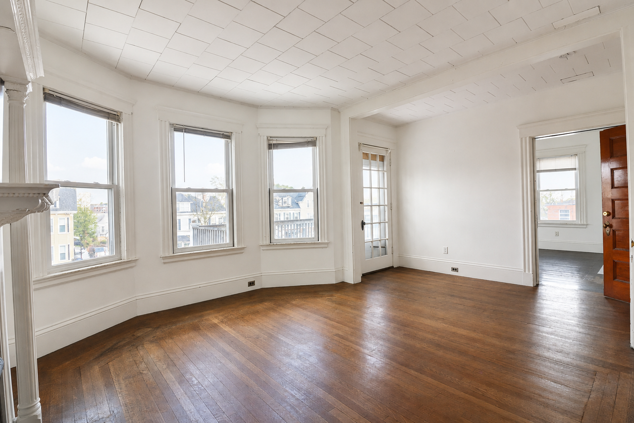 582 Cambridge St #2