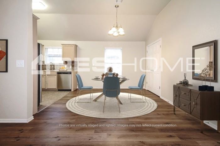 904 Beaumont Sq - Photo 3 of 15