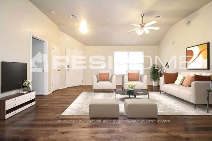 904 Beaumont Sq - Photo 5 of 15