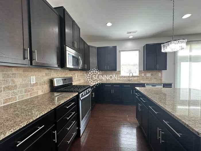 1008 Equipoise Dr - Photo 3 of 29