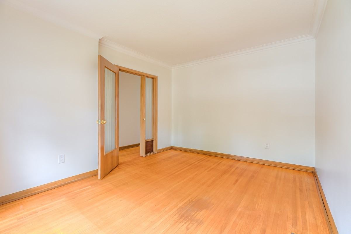 85 Greenlaw Ave - Photo 6 of 35