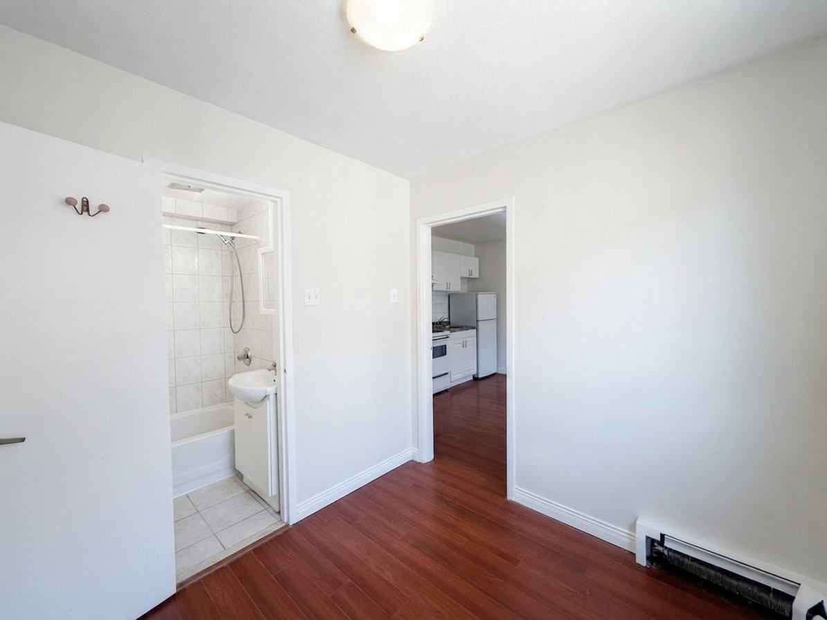 198 Dunn Ave #303 - Photo 5 of 13