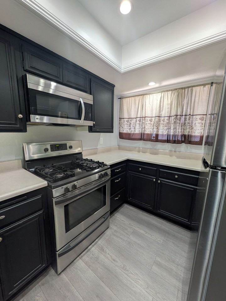 1738 Lynne Dr #20 - Photo 5 of 17
