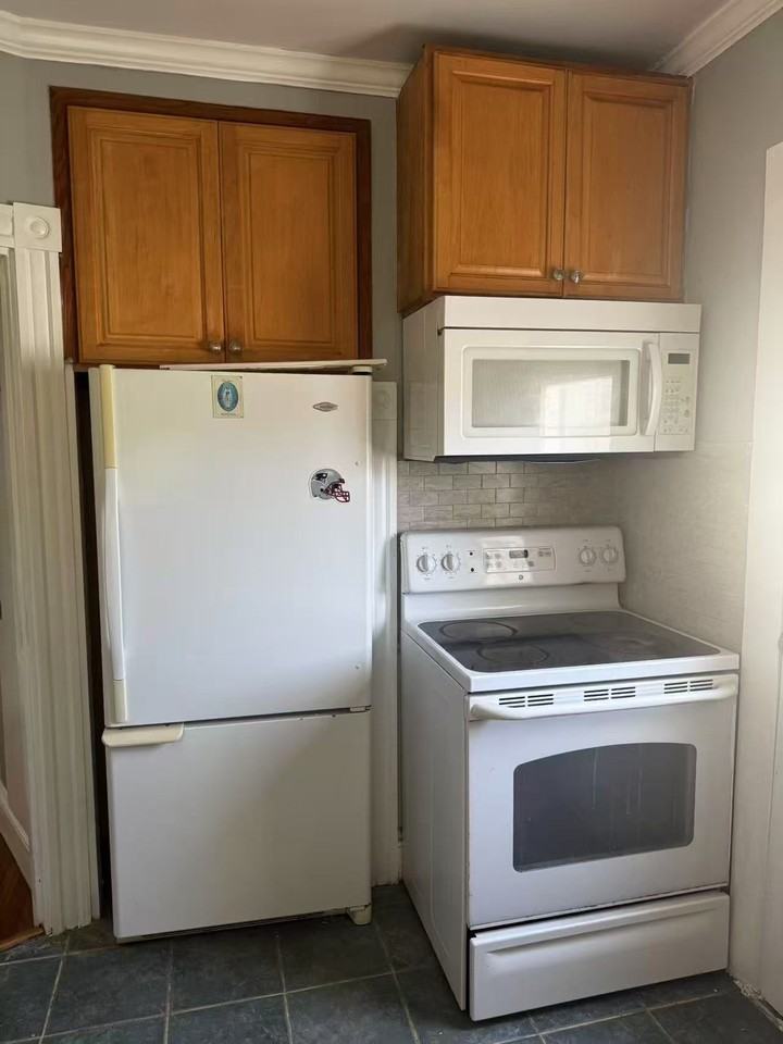 77 Beach St #2 - Photo 2 of 12