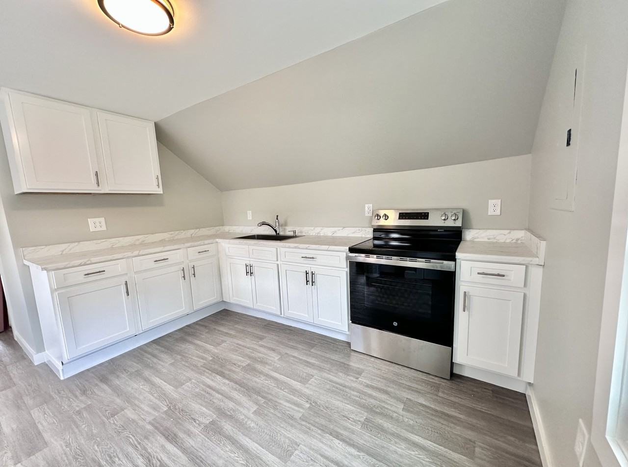 76 S Whittlesey Ave #3 - Photo 2 of 16