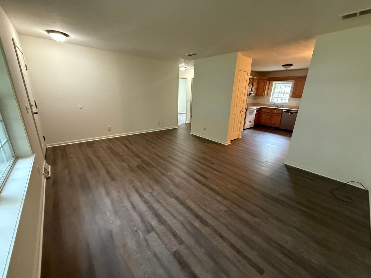 230 Bernower Ave Sw #230 - Photo 4 of 8