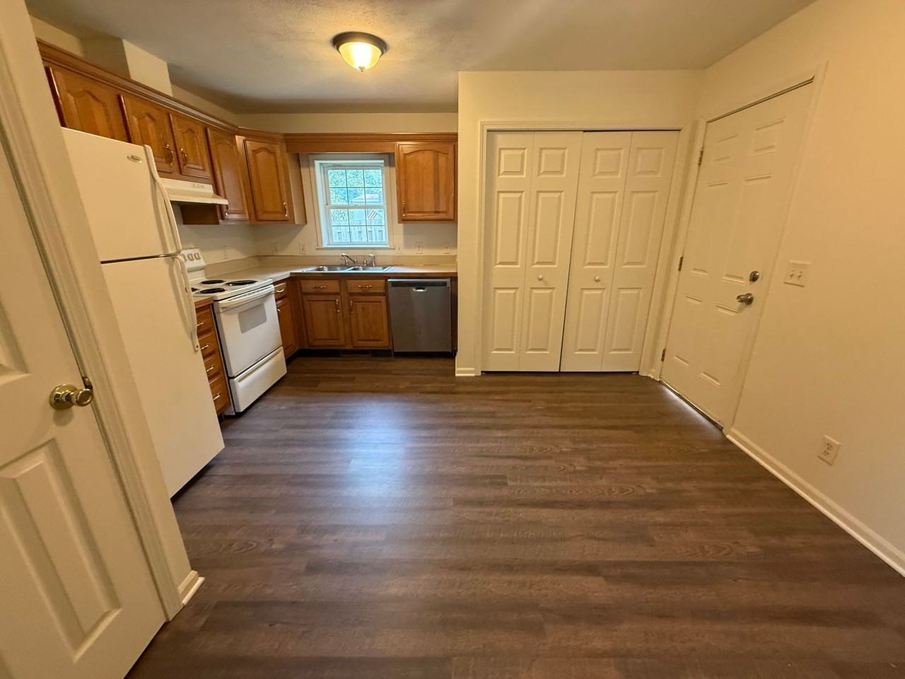 230 Bernower Ave Sw #230 - Photo 5 of 8