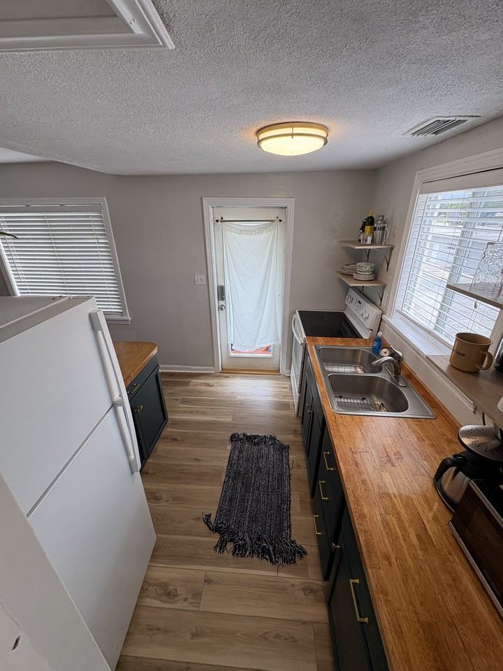 2635 Dartmouth Ave N #2635-1-2 - Photo 6 of 19