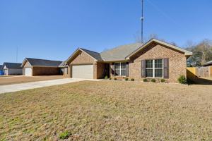 featured image of 706 Park Ln #NA