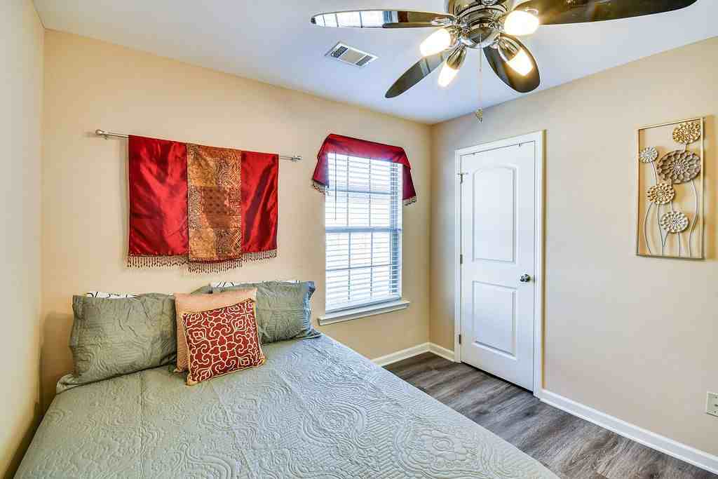706 Park Ln #NA - Photo 7 of 8