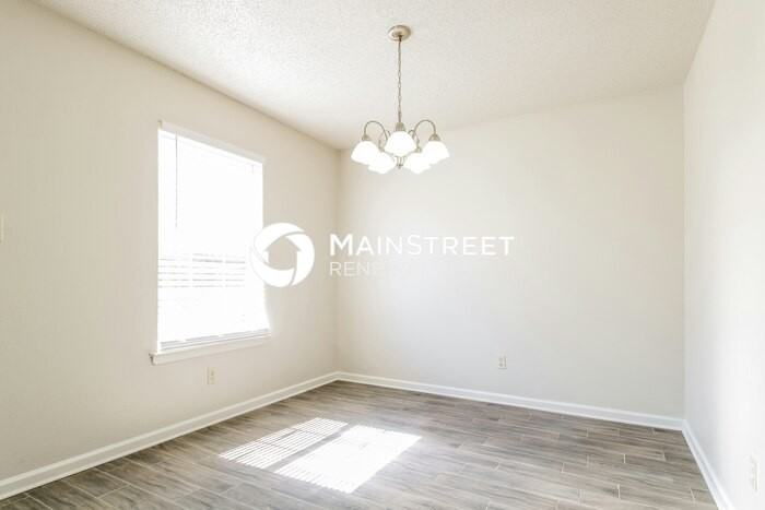 4660 Royal View Dr - Photo 5 of 18